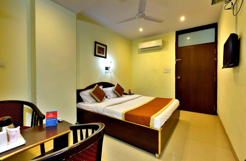 Double Bed Room at Ananta Inn hotel in Lal Kothi Jaipur